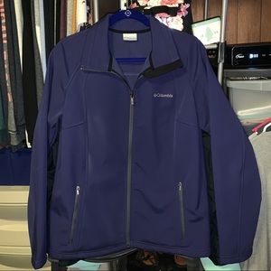 🍓Perfect condition Columbia soft shell jacket XL